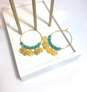 Kolczyki koła na haczyk z monetami i howlitem