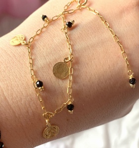 Bransoletka srebrna z monetami i czarnym turmalinem złocona