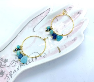 Kolczyki koła na haczyk amazonit, kainit, szafir  złoto 