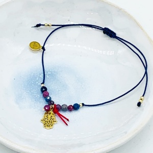 Bransoletka Naturalność szafiry rubiny zawieszka Hamsa Dłoń Fatimy niteczka  złocona 