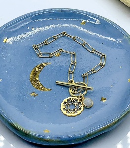 Bransoletka gruby diamentowy łańcuch z rozetką i kamieniem księżycowym złocony 