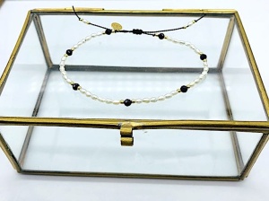 Bransoletka Naturalność perły czarny turmalin złocona